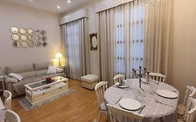 Cozy Luxury Apartments*****. The City Center